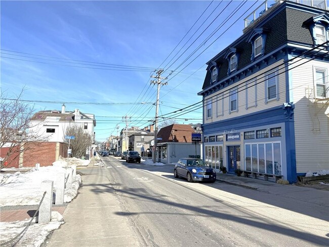 Building Photo - 3 Howard St