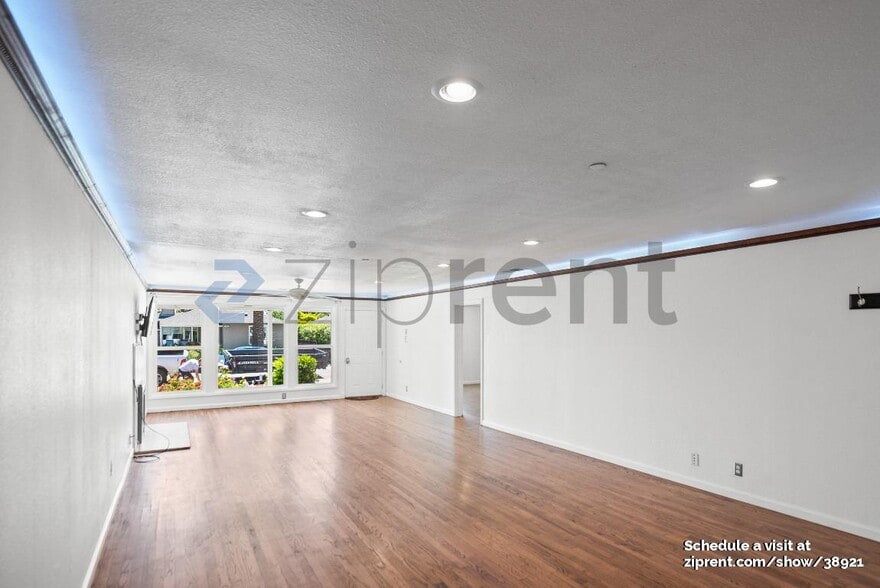 Building Photo - 819 Eighth Ave