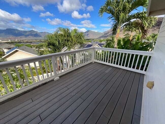 Building Photo - 4 bedroom, 2.5 bath, Mountain and Ocean Balcony Views, Solar Panels