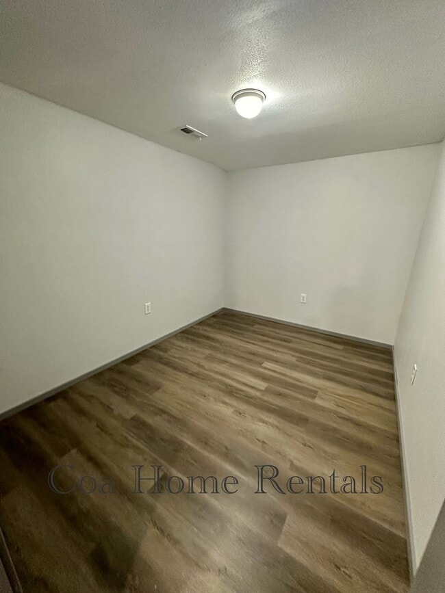 Building Photo - North East Duplex