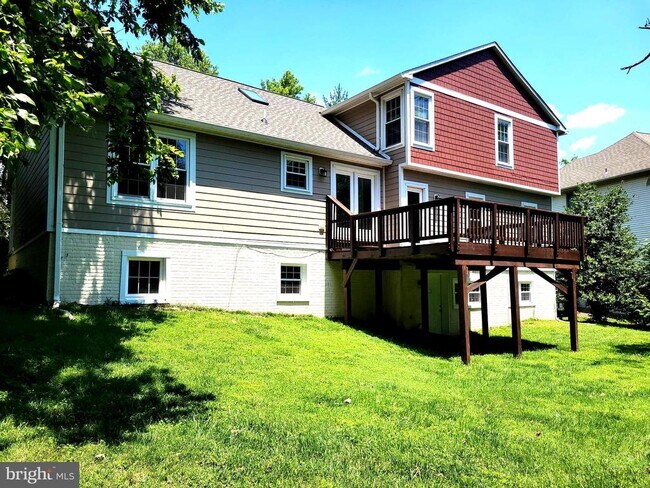 Building Photo - 1108 Swan Creek Rd