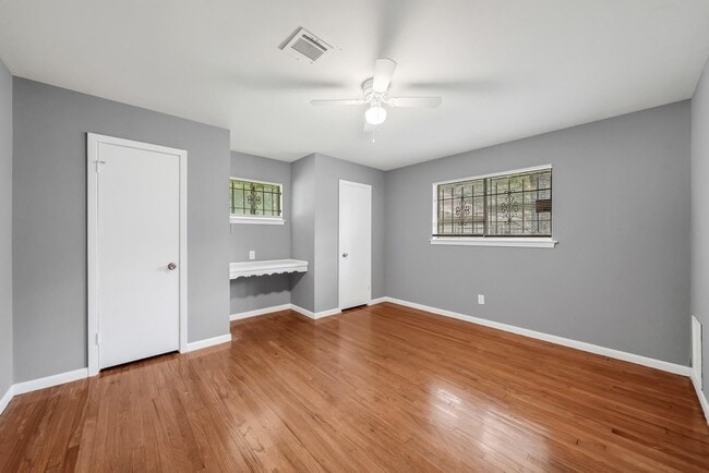 Building Photo - 8710 Bertwood St