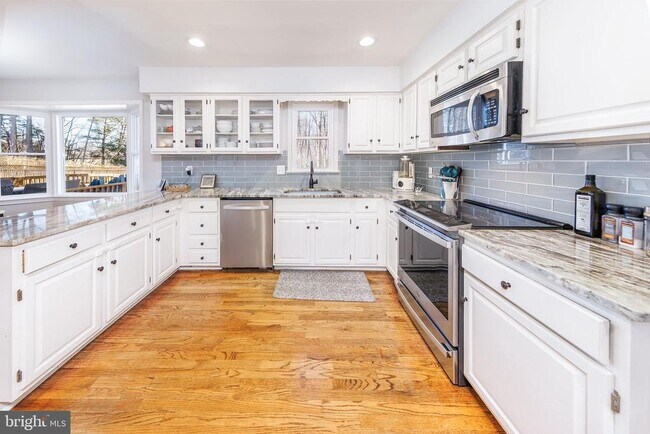 Building Photo - 980 Old Holly Dr