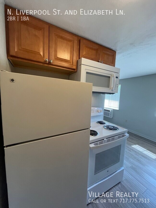 Building Photo - 65 N Liverpool St