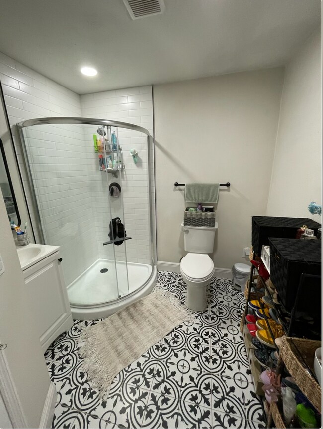 Building Photo - Glen Ave  Efficiency