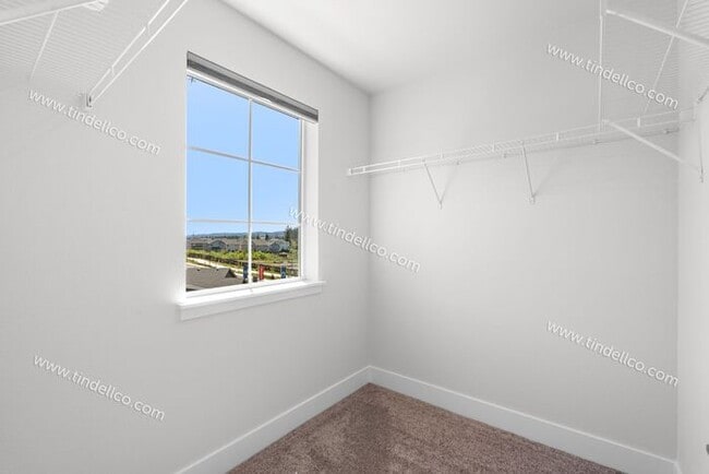 Building Photo - 3 Bedroom 2.5 Bathroom Stunner with Covered Patio and Attached Garage in River Terrace Town Center