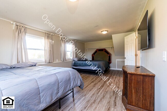 Building Photo - 40 Ln 375 Lake James