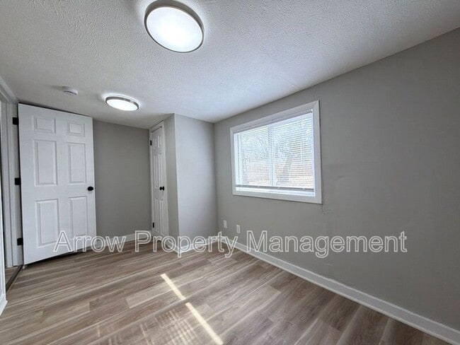 Building Photo - 4825 Fremont St