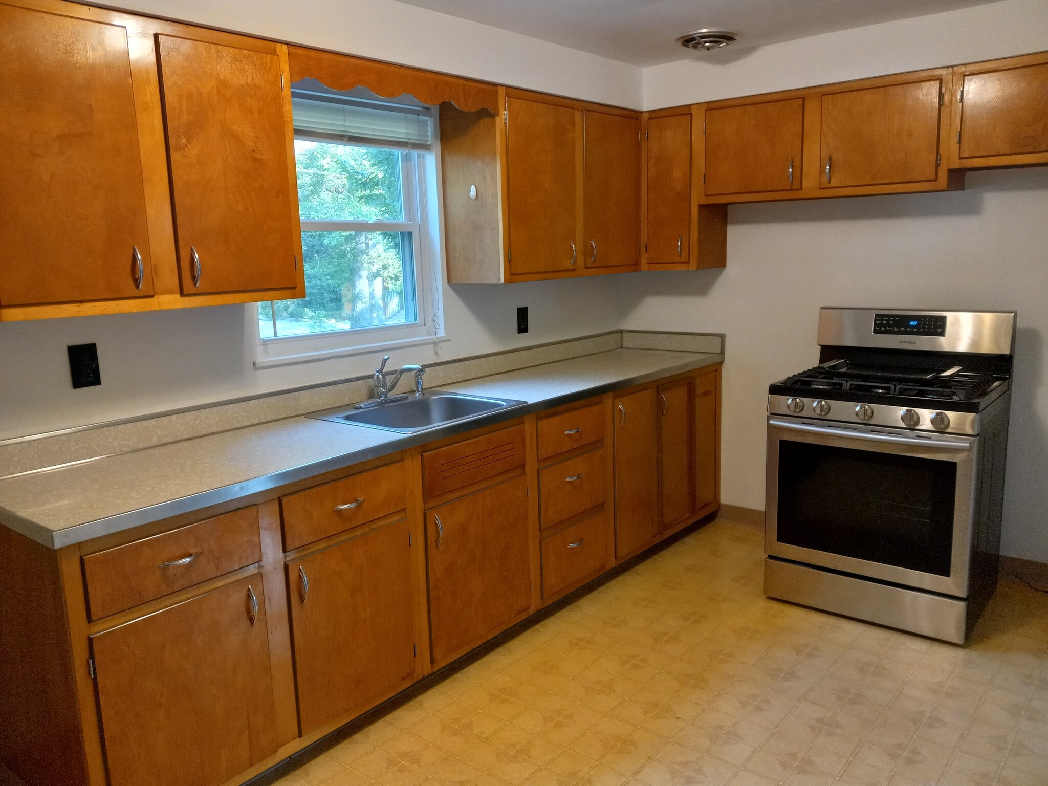 Building Photo - 211 N Homewood Ave