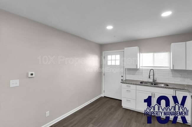 Building Photo - 2453 McGuffey Rd