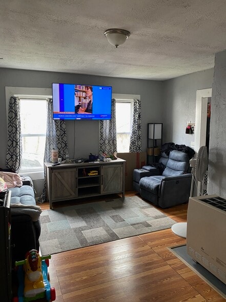 Building Photo - 46 Marshall St