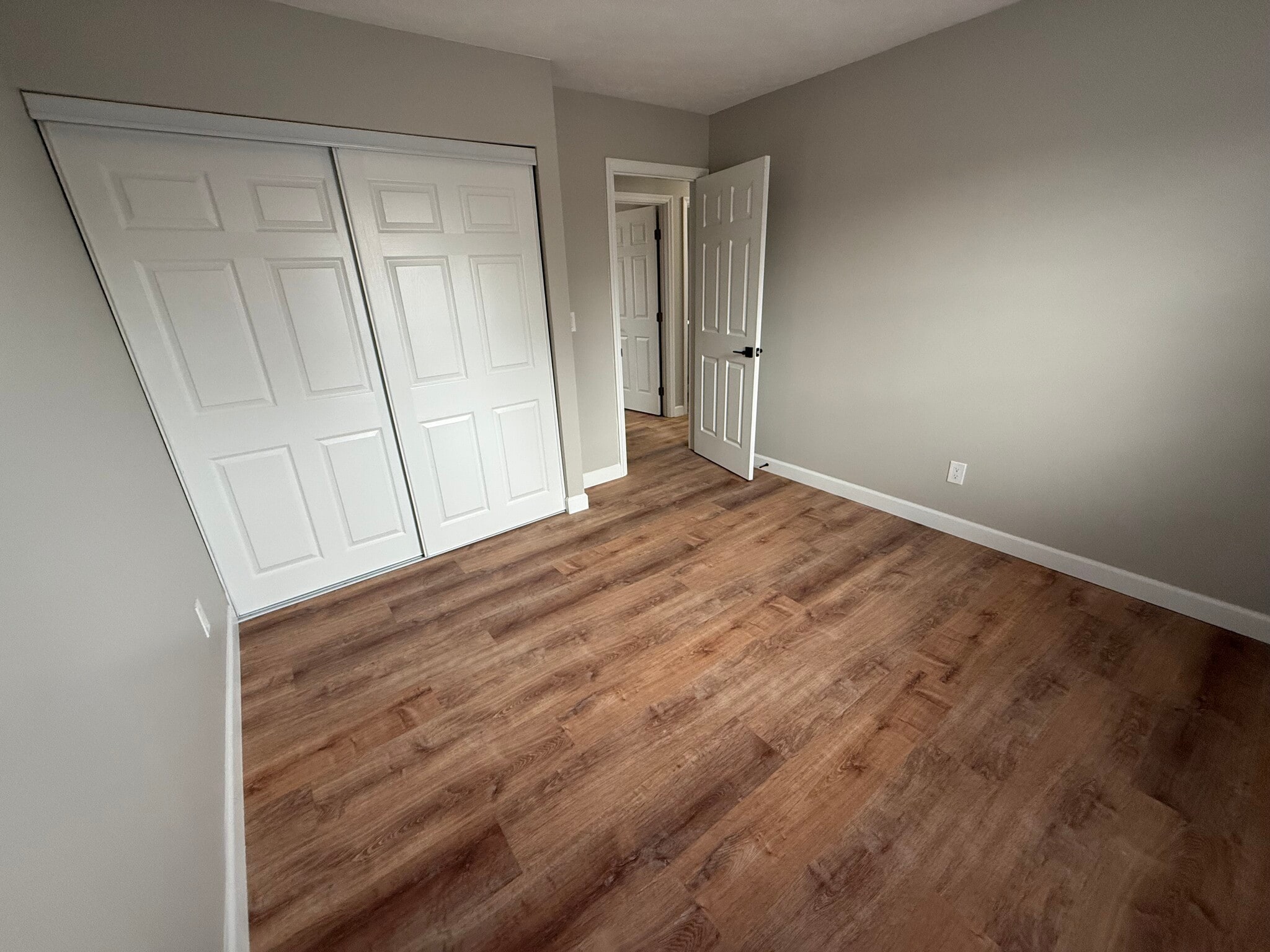 Bedroom 3 - 5363 Burgundy Pl