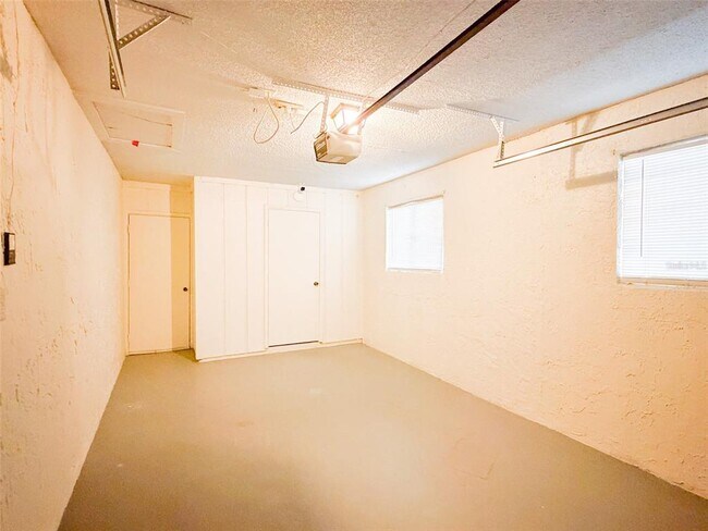 Building Photo - 10319 Matchlock Dr