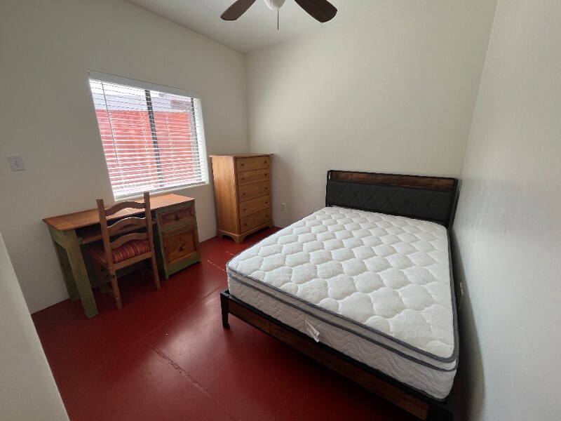 Building Photo - 1519 S Tucson Blvd