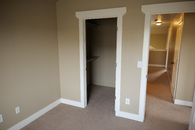 Building Photo - 713 Mystic Creek Way