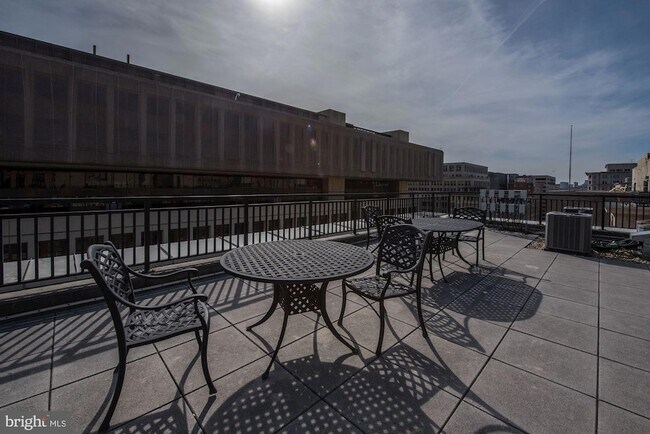 Building Photo - 915 E Street NW Unit 1001