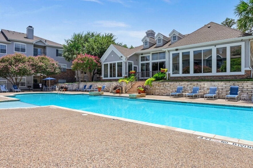 Primary Photo - Renaissance at North Bend