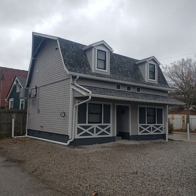 Building Photo - 1966 Randall Rd