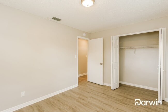 Building Photo - 1556 East Blvd