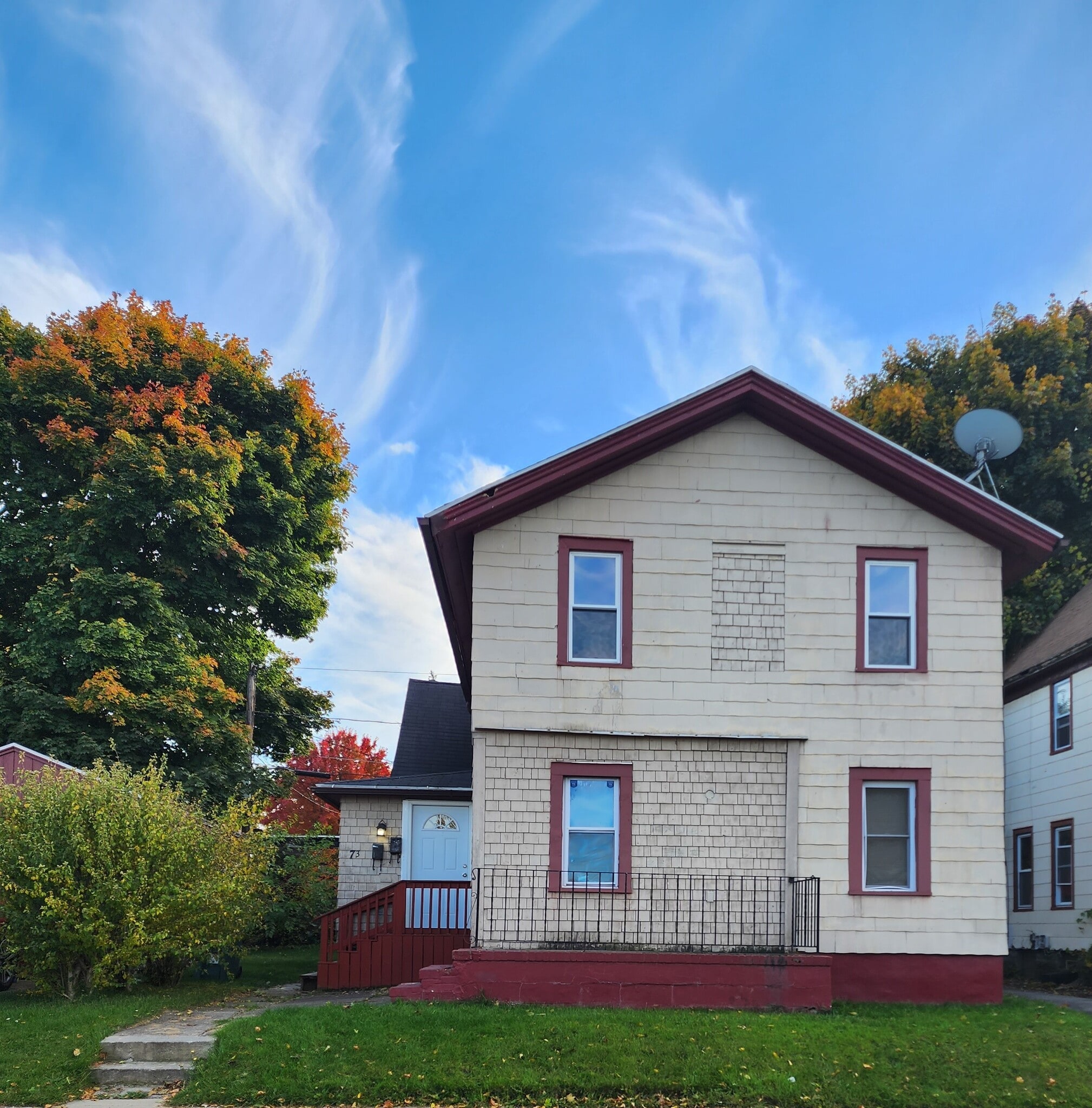 Building Photo - 73 Leo St