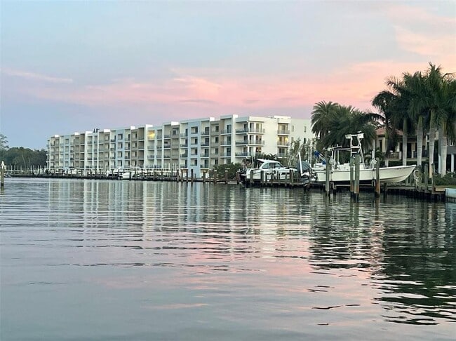 Building Photo - 1709 N Tamiami Trl