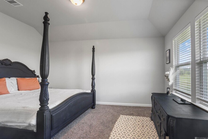 Building Photo - 5665 Magnolia de Percy Dr