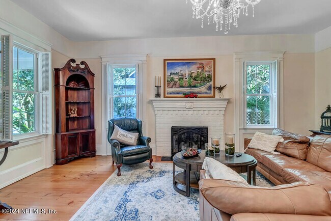 Building Photo - 68 Saragossa St