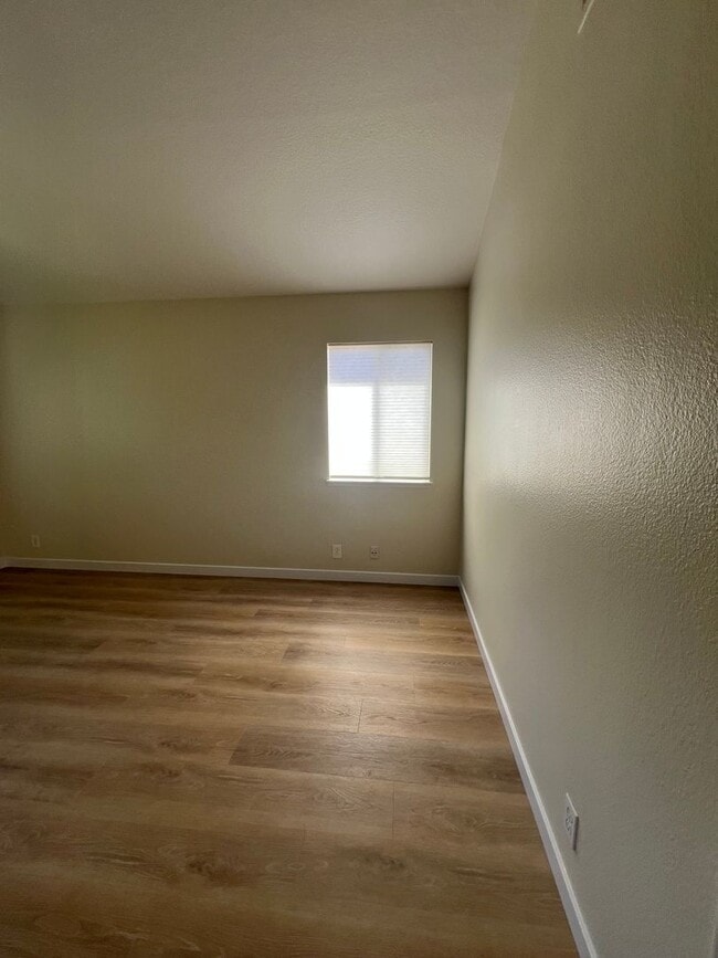 Building Photo - Spacious La Costa 3BR/3BA Townhome; gated complex w/pool, spa and tennis