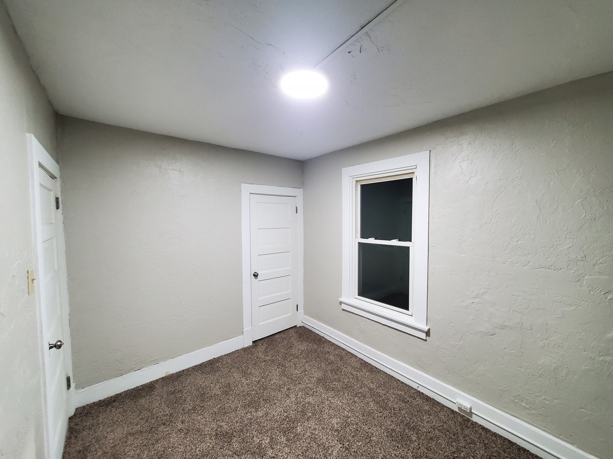 Building Photo - 550 Railroad St