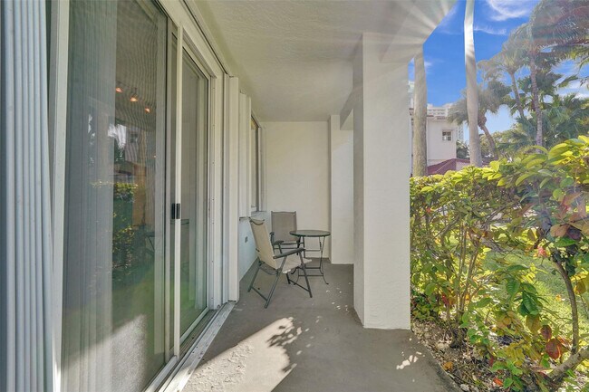 Building Photo - 3105 NE 184th St