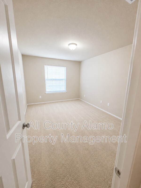 Building Photo - 4919 Celtic Cor