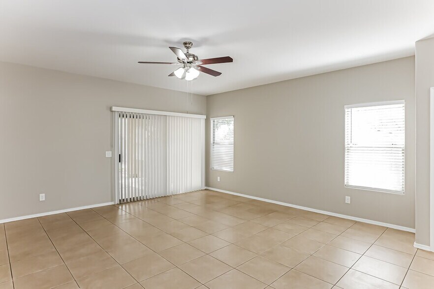 Building Photo - 12857 W Apodaca Dr
