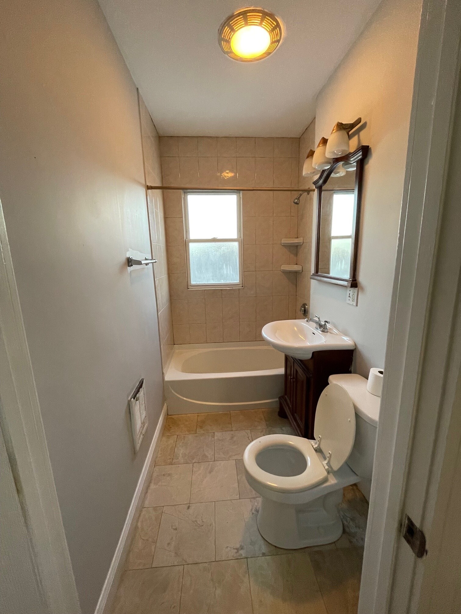 Building Photo - 21 Shepard St