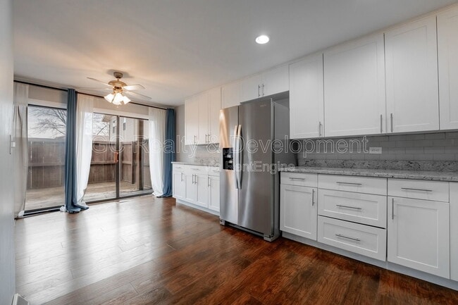 Building Photo - 5850 Fresno Ct
