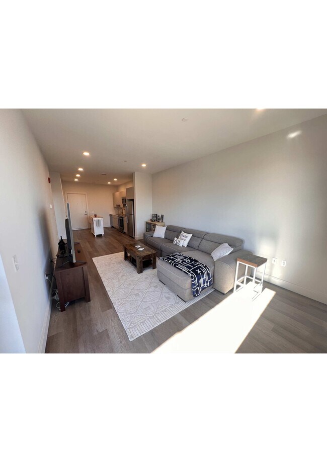 Building Photo - 931 Dorchester Ave