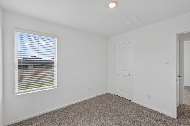 Building Photo - 40818 Hawthorne Glades St