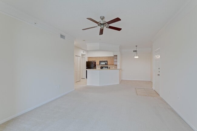 Building Photo - 9303 Myrtlewood Cir W
