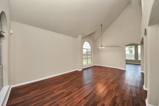 Building Photo - 530 Majestic Ridge Dr