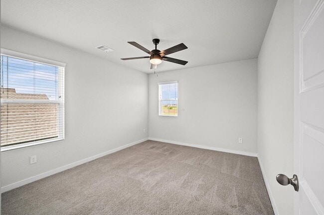 Building Photo - 144 Shining Pt Dr