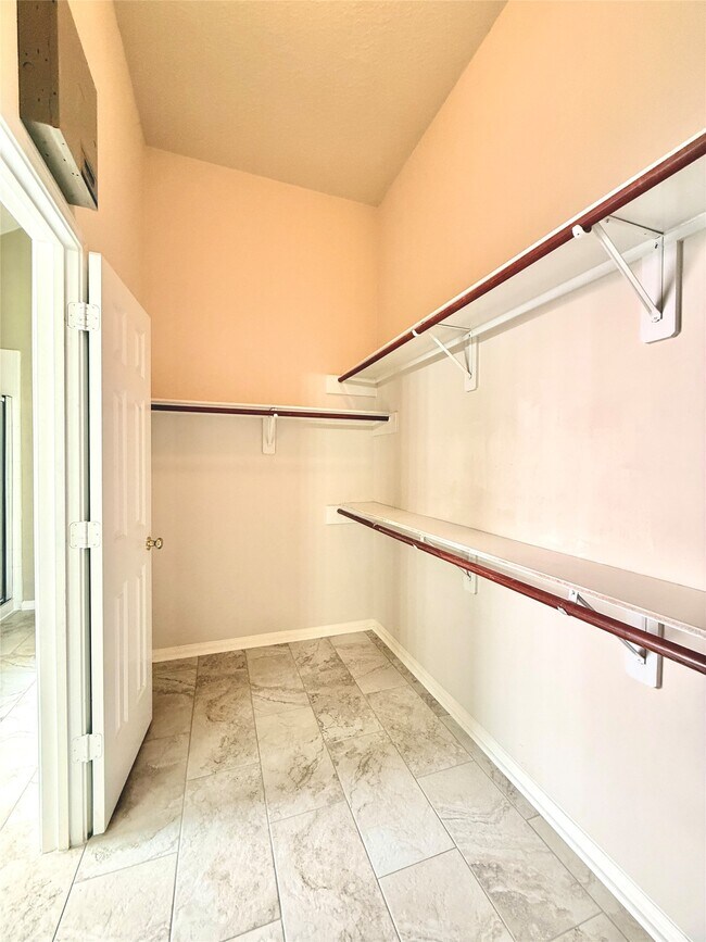 Building Photo - 16518 Wheatmill Ct