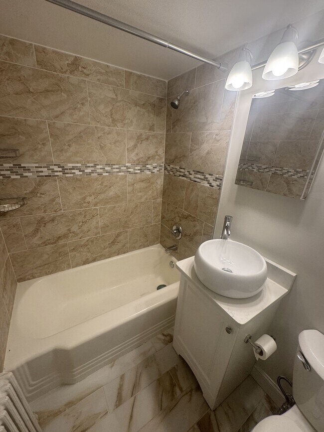 Building Photo - 3901 Tunlaw Rd NW