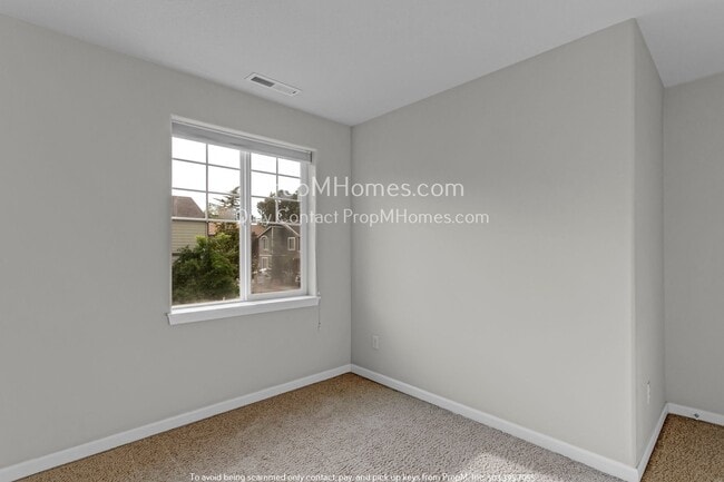 Building Photo - 3117 SW 173rd Ave