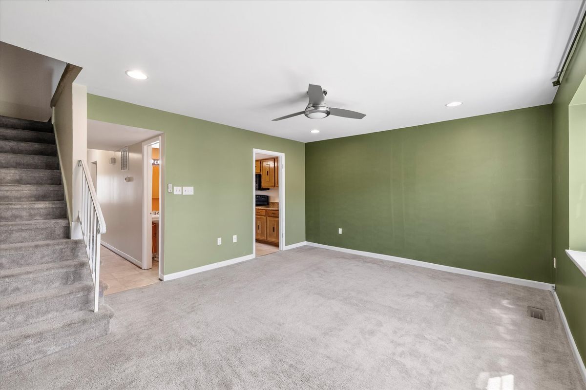 Building Photo - 3509 Coxcomb Mews