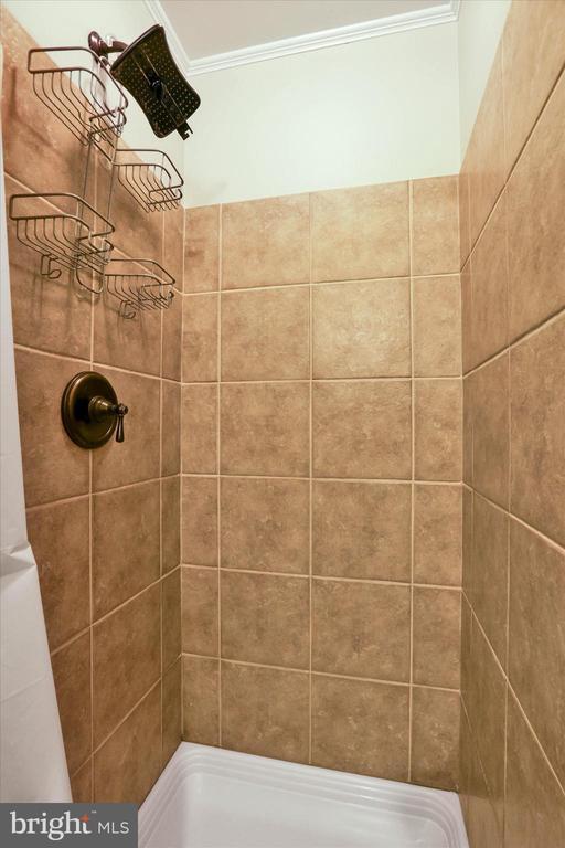 Building Photo - 722 Genessee St