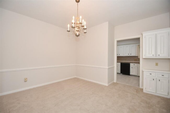 Building Photo - 7614 Club Lake Dr