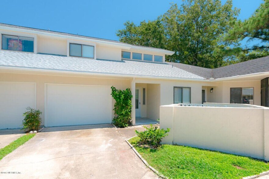 Front of house - 172 La Pasada Cir S