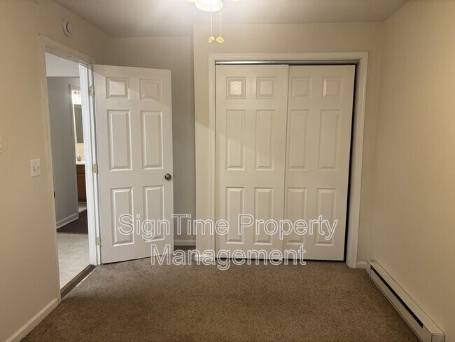 Building Photo - 415 E Potomac St