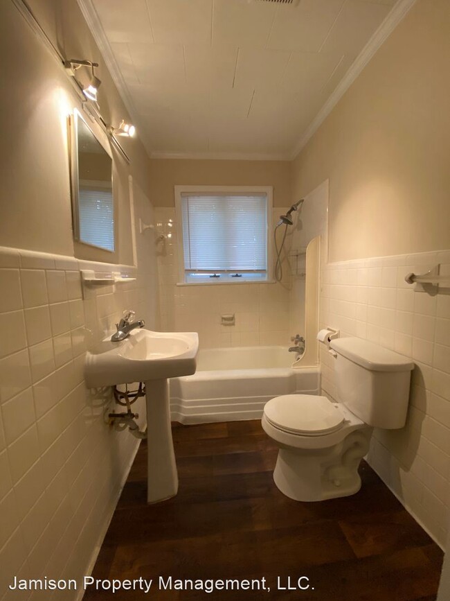 Building Photo - 2 br, 2 bath House - 1720 E John Street