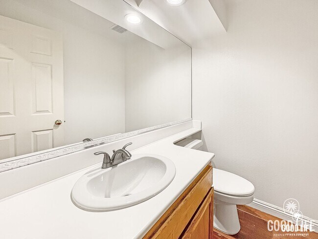 Building Photo - Modern Living with Clean Amenities