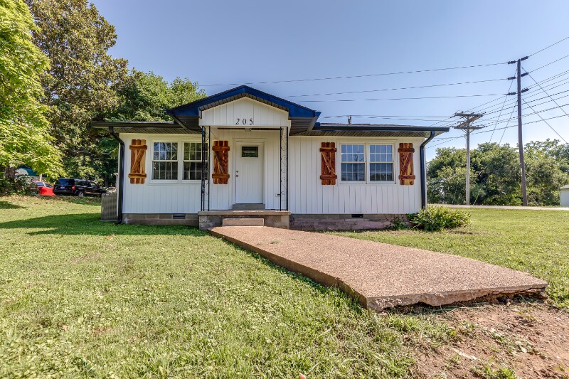 Primary Photo - 205 Carpenter St